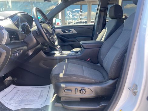 Used 2023 Chevrolet Traverse LT AWD/4WD image 8