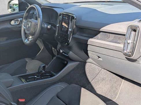 Used 2023 Volvo C40 P8 Recharge Ultimate image 23