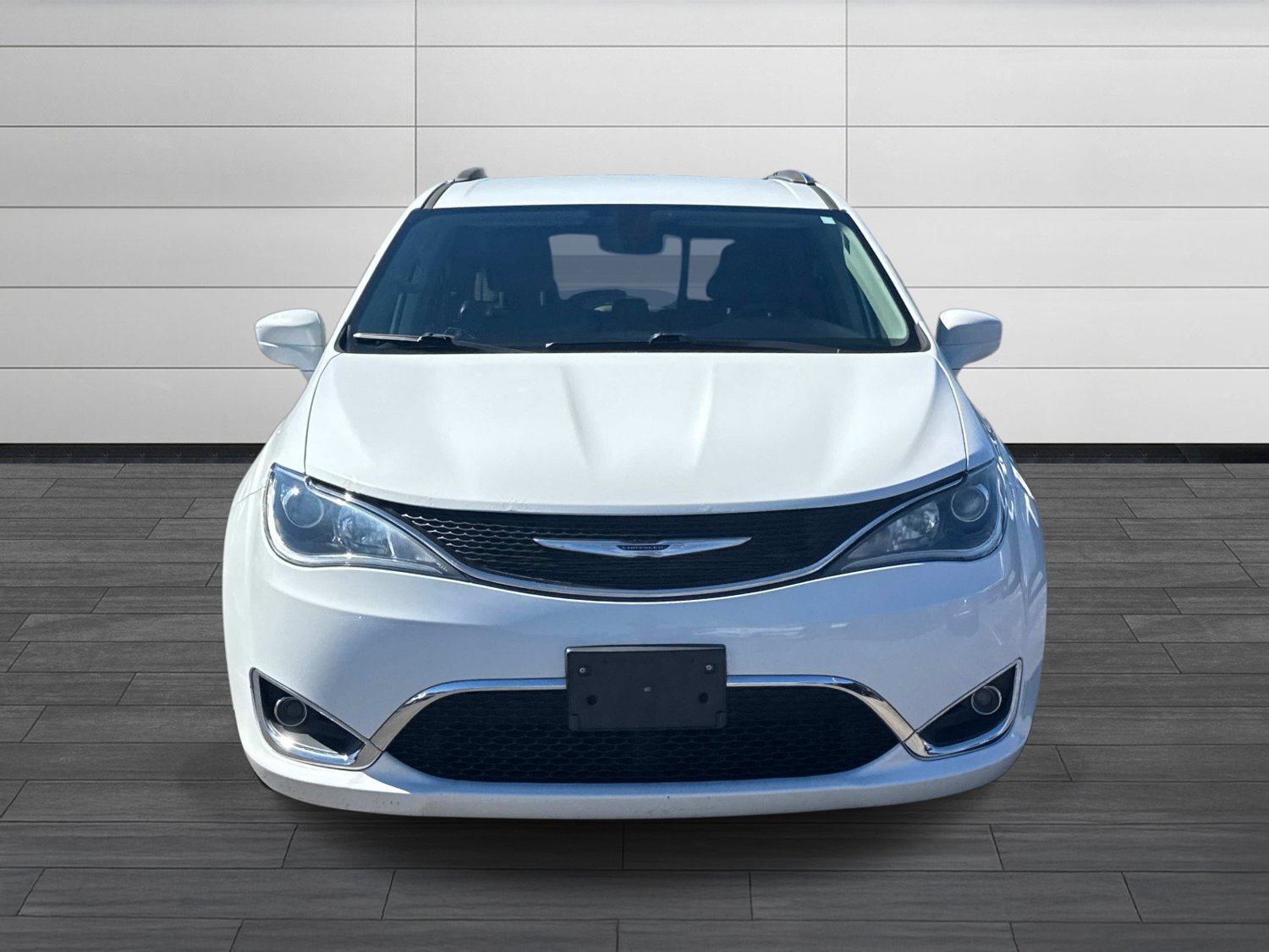 Used 2019 Chrysler Pacifica Touring-L FWD image 11