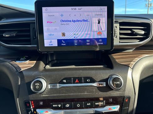 Used 2020 Ford Explorer Limited w/ Class III Trailer Tow Package image 26