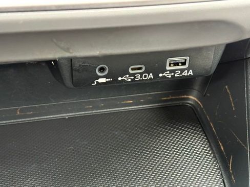 Used 2024 Subaru Crosstrek 2.0i Premium image 17