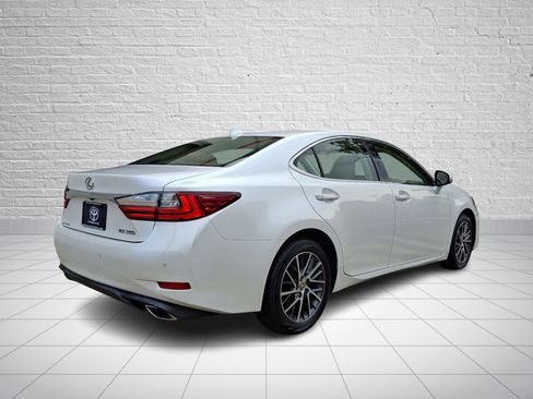 Used 2016 Lexus ES 350 w/ Navigation System Package FWD image 6