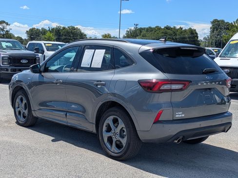 Used 2023 Ford Escape ST-Line w/ Tech Pack #1 AWD/4WD image 6