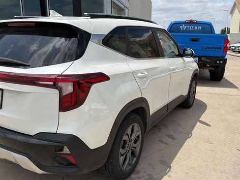 Used 2024 Kia Seltos S FWD image 2