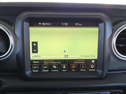 Used 2021 Jeep Wrangler Unlimited Sahara w/ Uconnect 4C Nav & Sound Group image 7
