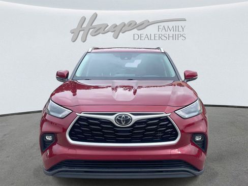 Used 2023 Toyota Highlander XLE FWD image 8