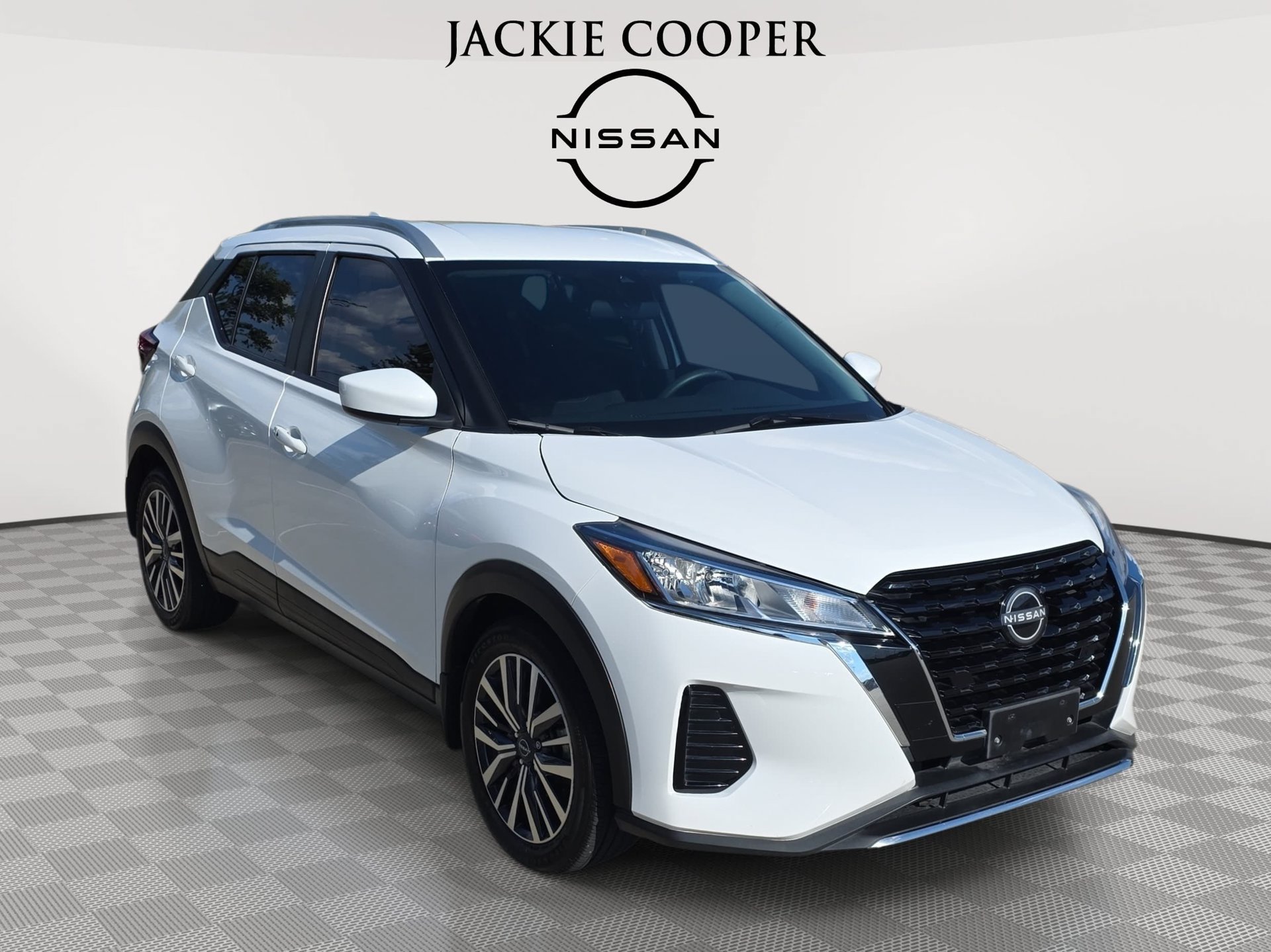 Used 2023 Nissan Kicks SV FWD image 3