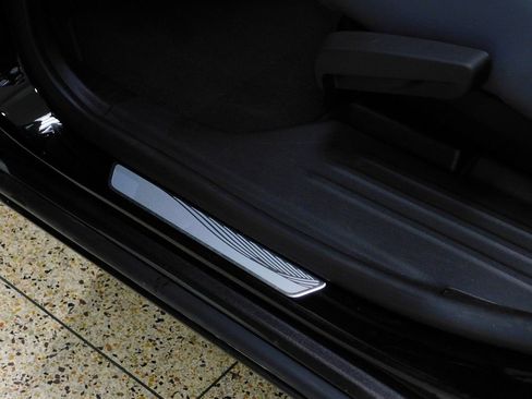 Used 2024 Buick Enclave Essence image 73