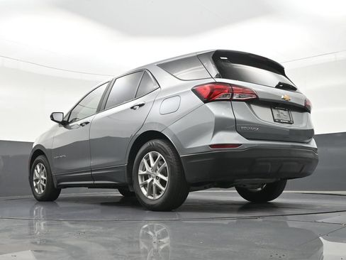 Used 2023 Chevrolet Equinox LS w/ LS Convenience Package FWD image 28