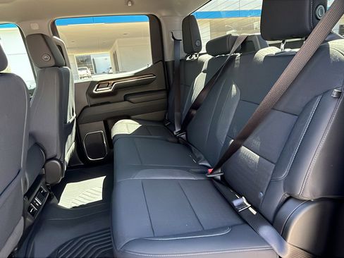 Used 2024 Chevrolet Silverado 1500 LT Trail Boss w/ LPO, Dark Essentials Package image 24