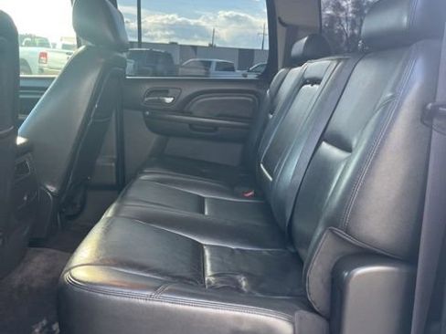 Used 2011 GMC Sierra 2500 Denali w/ Suspension Package, Off-Road AWD/4WD image 39
