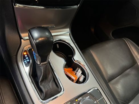 Used 2021 Jeep Grand Cherokee Limited image 18