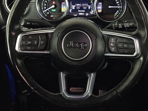 Used 2023 Jeep Wrangler Unlimited Sahara w/ Cold Weather Group image 16