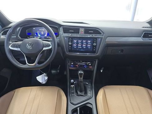 Used 2023 Volkswagen Tiguan SE FWD image 9