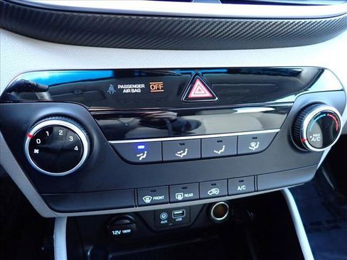 Used 2020 Hyundai Tucson SE image 18