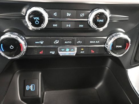 Used 2022 Ford F150 XLT w/ Equipment Group 302A High image 16