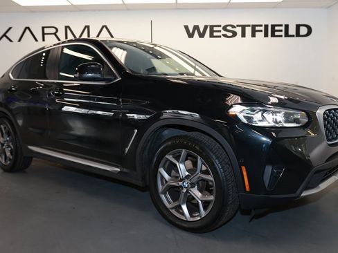 Used 2025 BMW X4 xDrive30i image 9