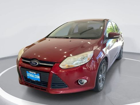 Used 2014 Ford Focus SE w/ SE Sport Package FWD image 1