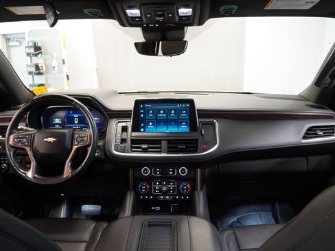Used 2024 Chevrolet Suburban High Country w/ Advanced Technology Package AWD/4WD image 24