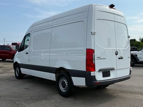Used 2025 Mercedes-Benz Sprinter 2500 image 5