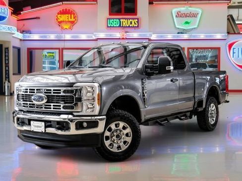 Used 2023 Ford F250 XLT w/ FX4 Off-Road Package AWD/4WD image 2
