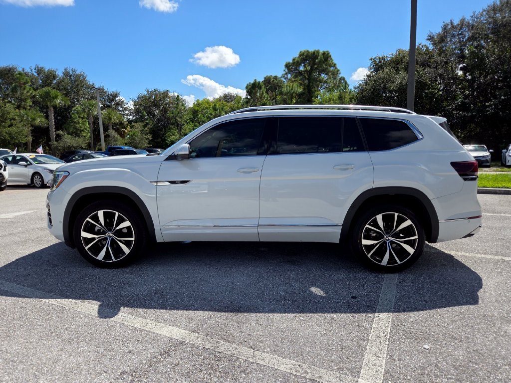 Used 2024 Volkswagen Atlas SEL Premium R-Line AWD/4WD image 8