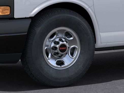 New 2024 GMC Savana 2500 w/ Driver Convenience Package image 33