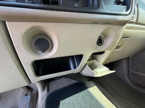 Used 2005 Chevrolet Avalanche LS w/ Chrome Exterior Package image 38