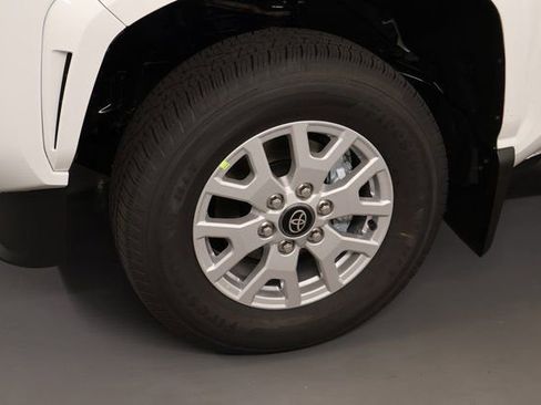 New 2025 Toyota Tacoma SR5 image 5
