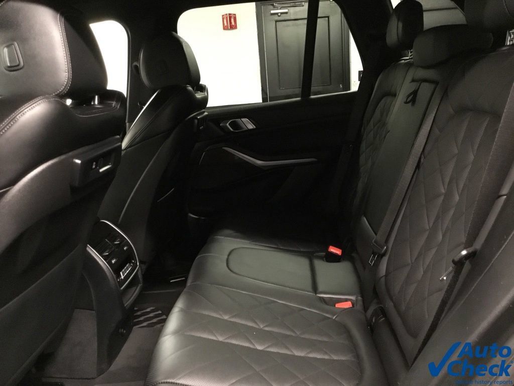 Used 2023 BMW X5 xDrive40i w/ Premium Package AWD/4WD image 31