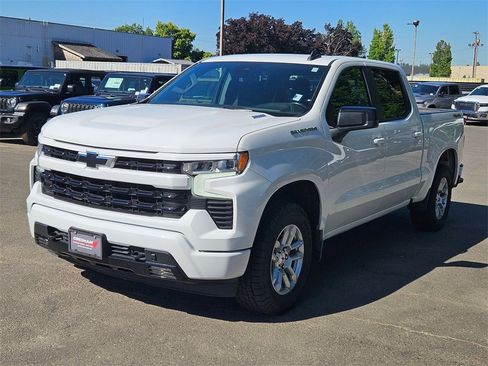 Used 2023 Chevrolet Silverado 1500 RST image 3