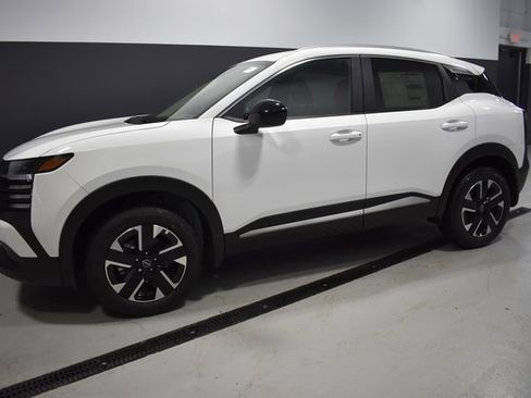 New 2026 Nissan Kicks SV image 2