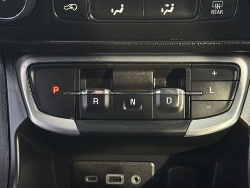 Used 2024 GMC Terrain SLE image 15