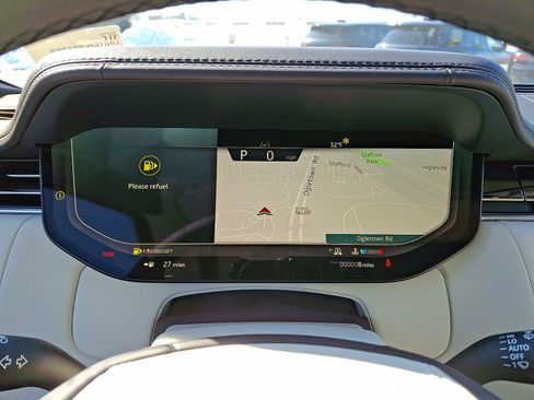 New 2026 Land Rover Range Rover SE image 6