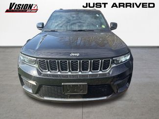 Used 2025 Jeep Grand Cherokee Laredo X w/ Luxury Tech Group I AWD/4WD video 2