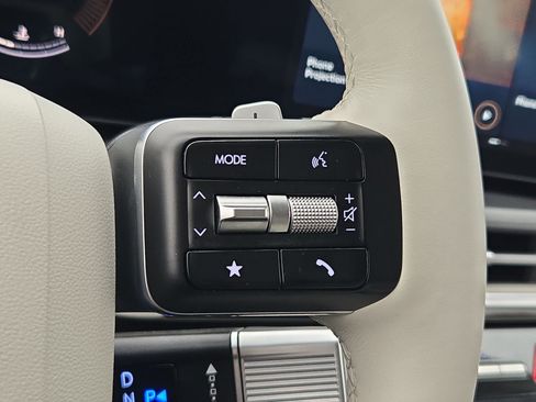 Used 2025 Hyundai Santa Fe SEL FWD image 19
