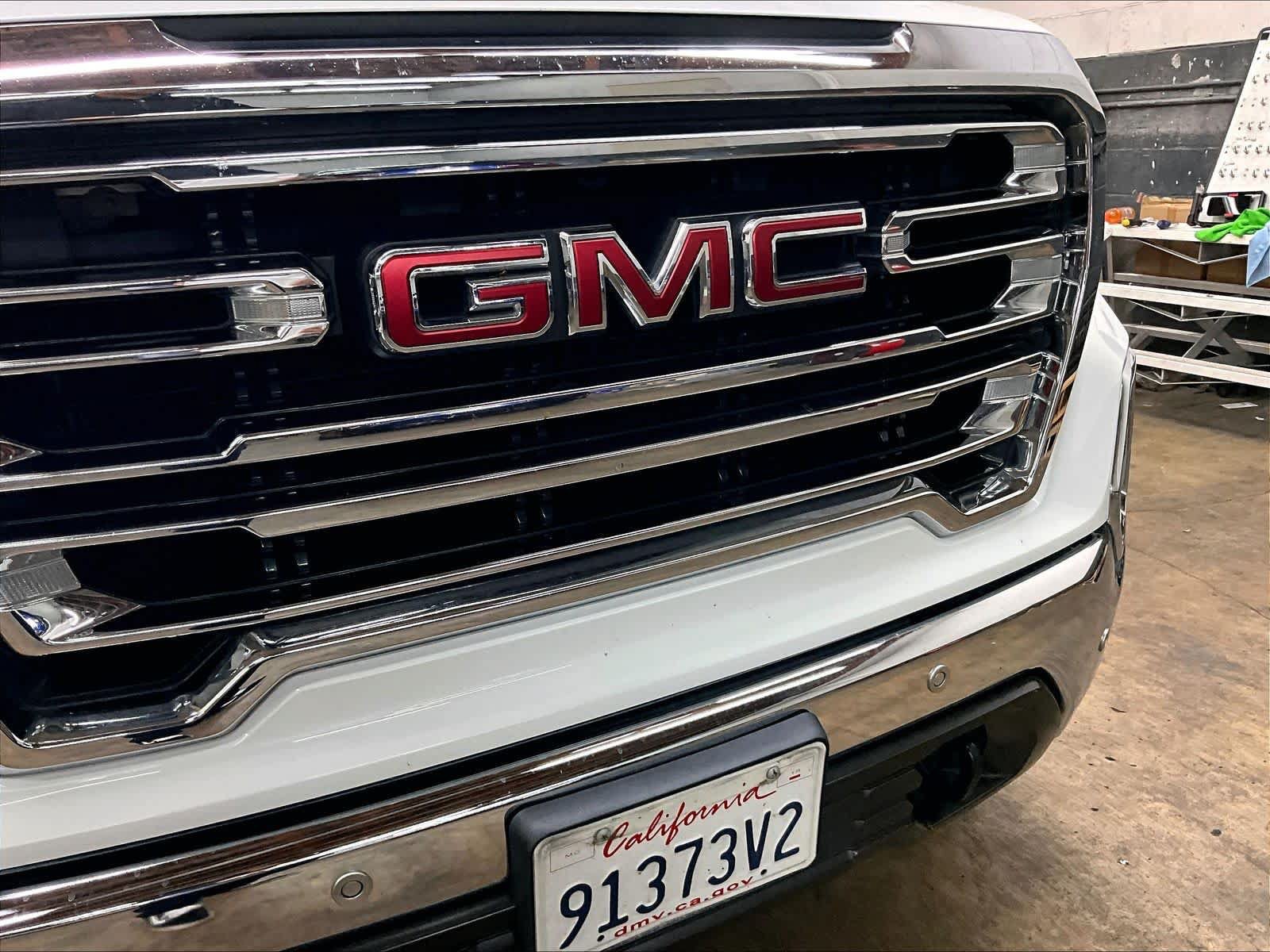 Used 2019 GMC Sierra 1500 SLT w/ SLT Premium Plus Package AWD/4WD image 31