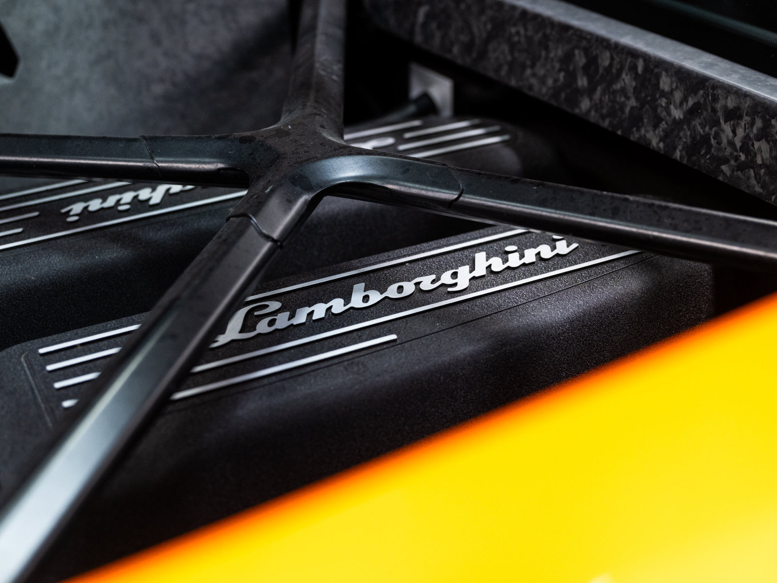 Used 2016 Lamborghini Huracan LP 610-4 AWD/4WD image 87