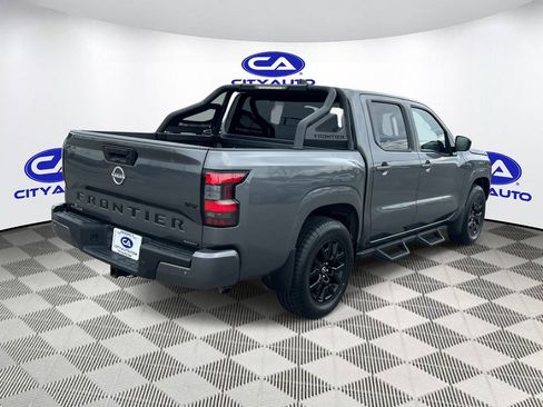 Used 2023 Nissan Frontier SV w/ Midnight Edition Package RWD image 3