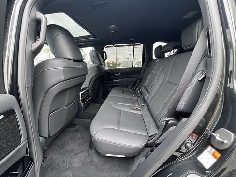 New 2026 Lexus LX 700h Luxury image 4