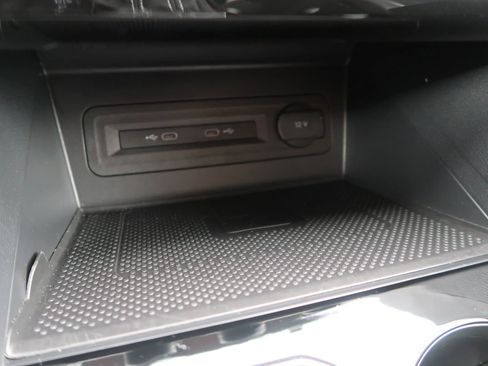 Used 2022 Volkswagen Atlas SE image 36