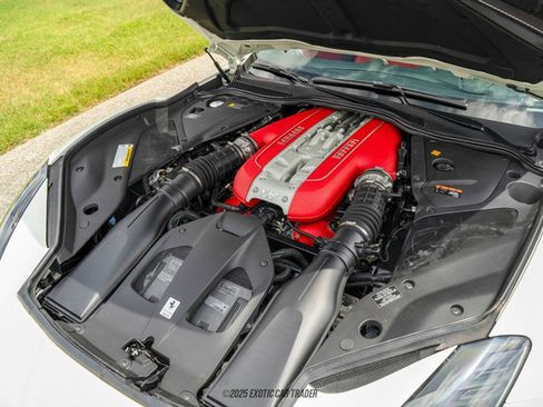 Used 2019 Ferrari 812 Superfast image 15