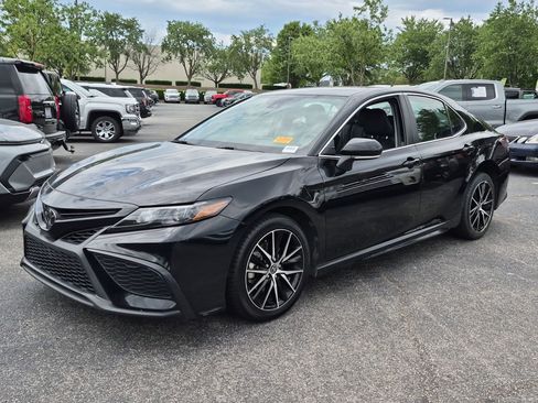 Used 2024 Toyota Camry SE FWD image 5