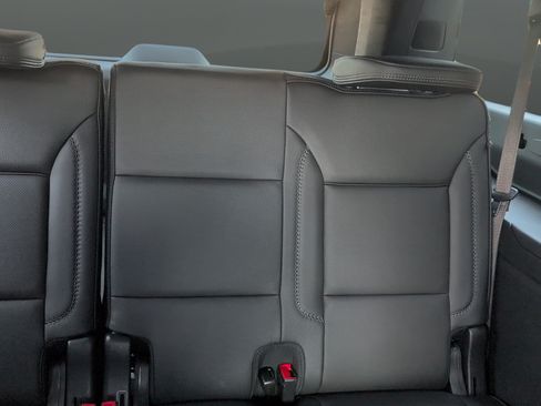 Used 2025 GMC Yukon XL Denali AWD/4WD image 30