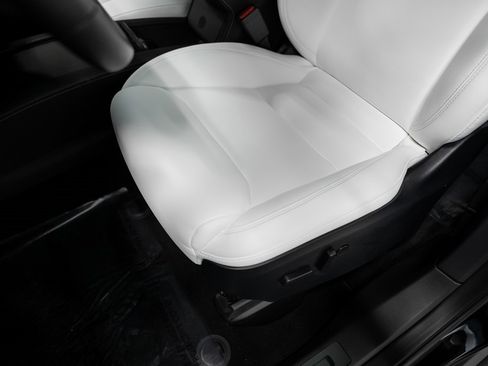 Used 2021 Tesla Model X Performance image 31