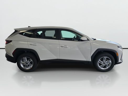 New 2026 Hyundai Tucson SE AWD/4WD image 2
