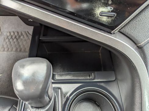 Used 2020 Toyota Camry SE image 23