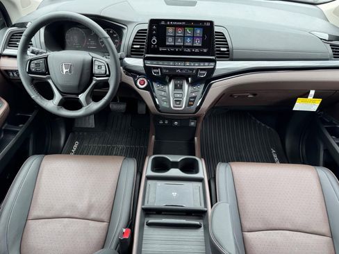 Certified 2026 Honda Odyssey Elite image 13