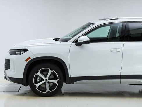 New 2026 Volkswagen Tiguan SE image 3