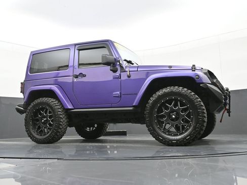 Used 2017 Jeep Wrangler Sahara image 34